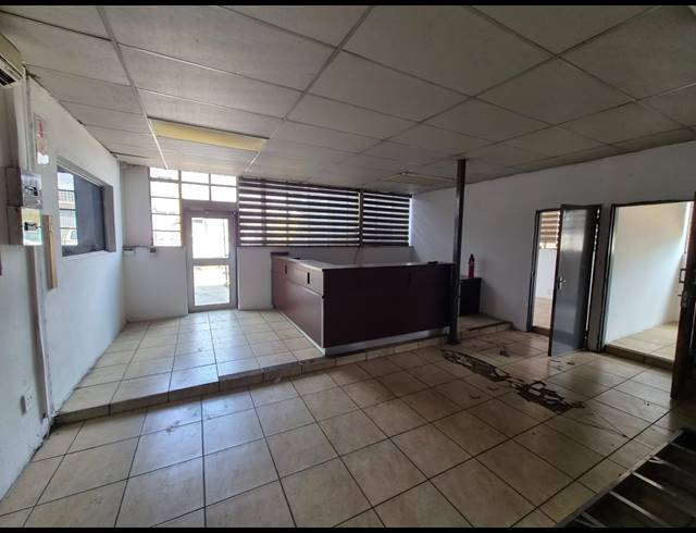 1,108M² WAREHOUSE TO LET IN WADEVILLE